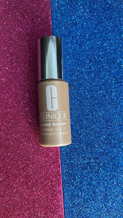 Mini Size Clinique Fondotinta Anti-Macchie Even Better SPF15 Tester 8ml - Profumo Web